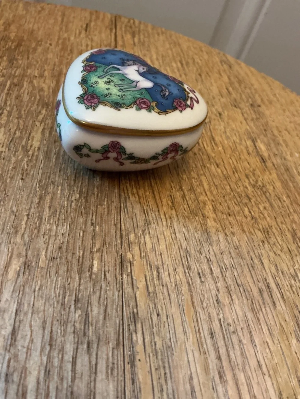 Vintage 1983 Franklin Mint Porcelain Heart Shaped Unicorn Jewelry Trinket Box